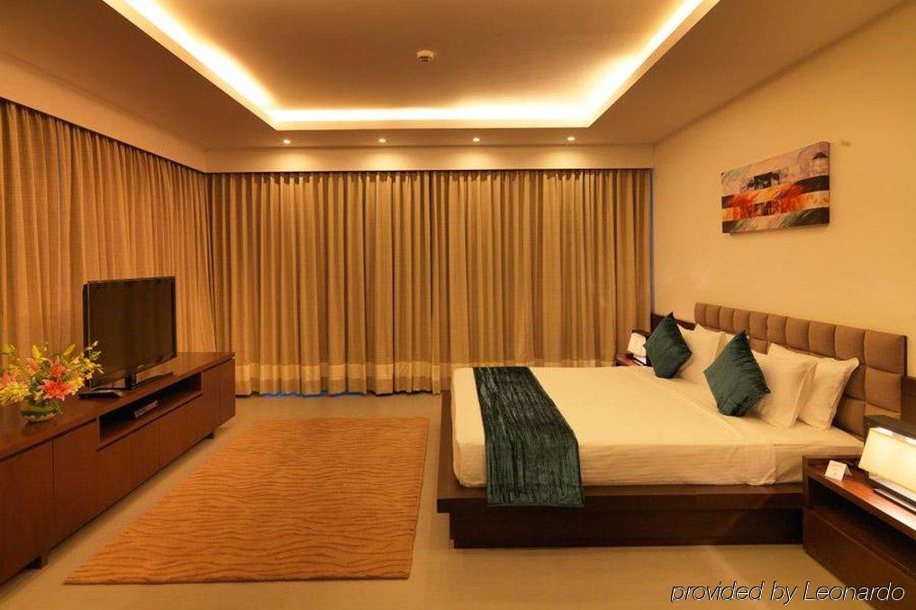 24 Tech Hotel Бангалор Экстерьер фото